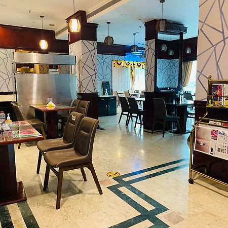 Claridge Hotel Dubai Bagian luar foto