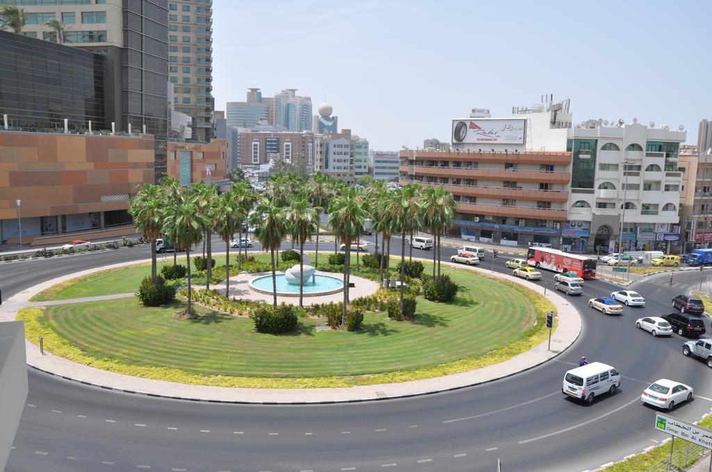 Claridge Hotel Dubai Bagian luar foto