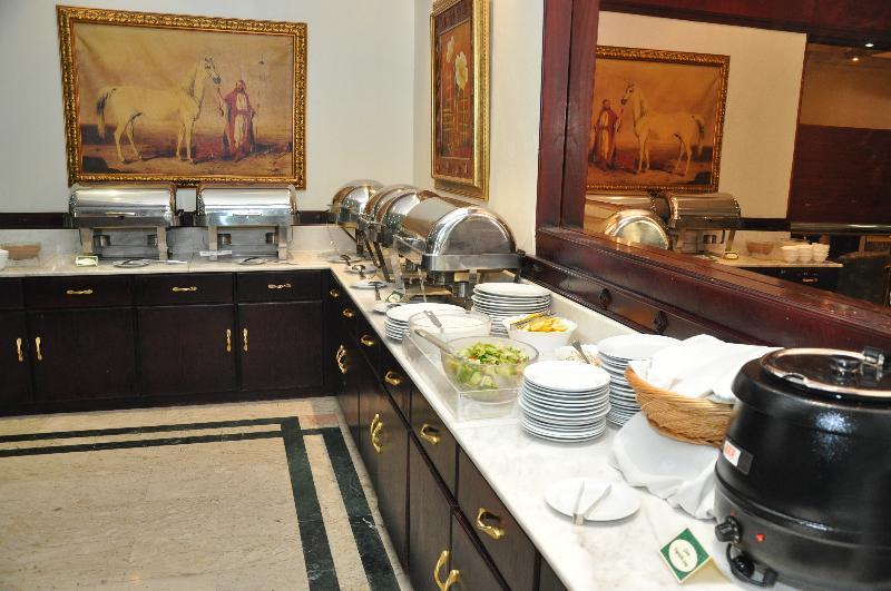 Claridge Hotel Dubai Bagian luar foto
