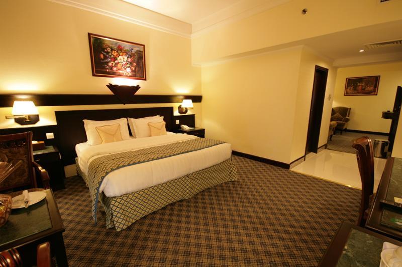 Claridge Hotel Dubai Bagian luar foto