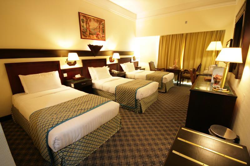 Claridge Hotel Dubai Bagian luar foto